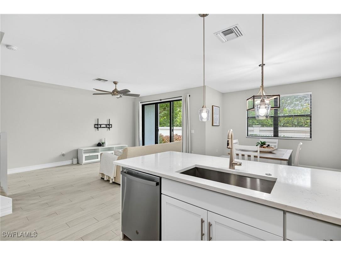 7570 Rockefeller Drive Naples FL 34119 225075345 image11