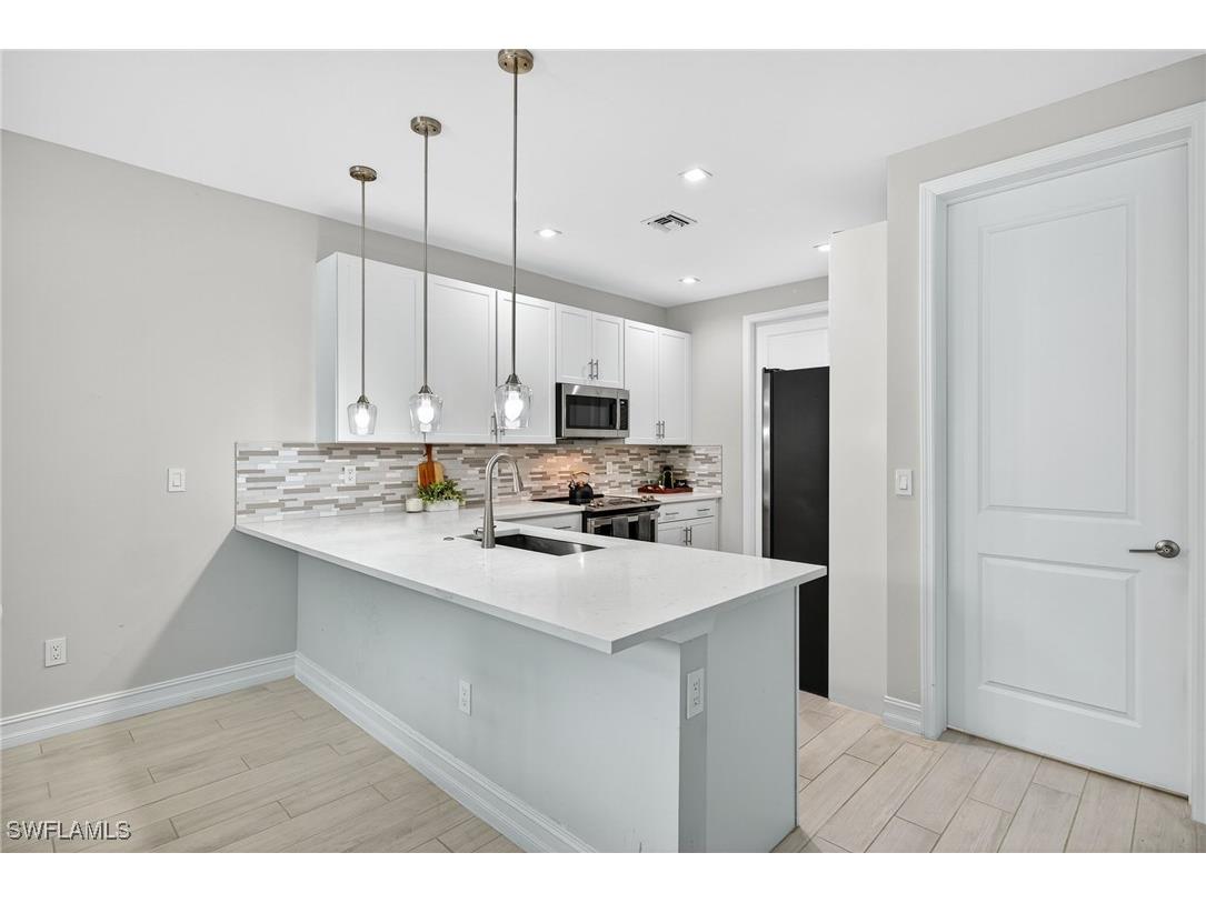 7570 Rockefeller Drive Naples FL 34119 225075345 image12