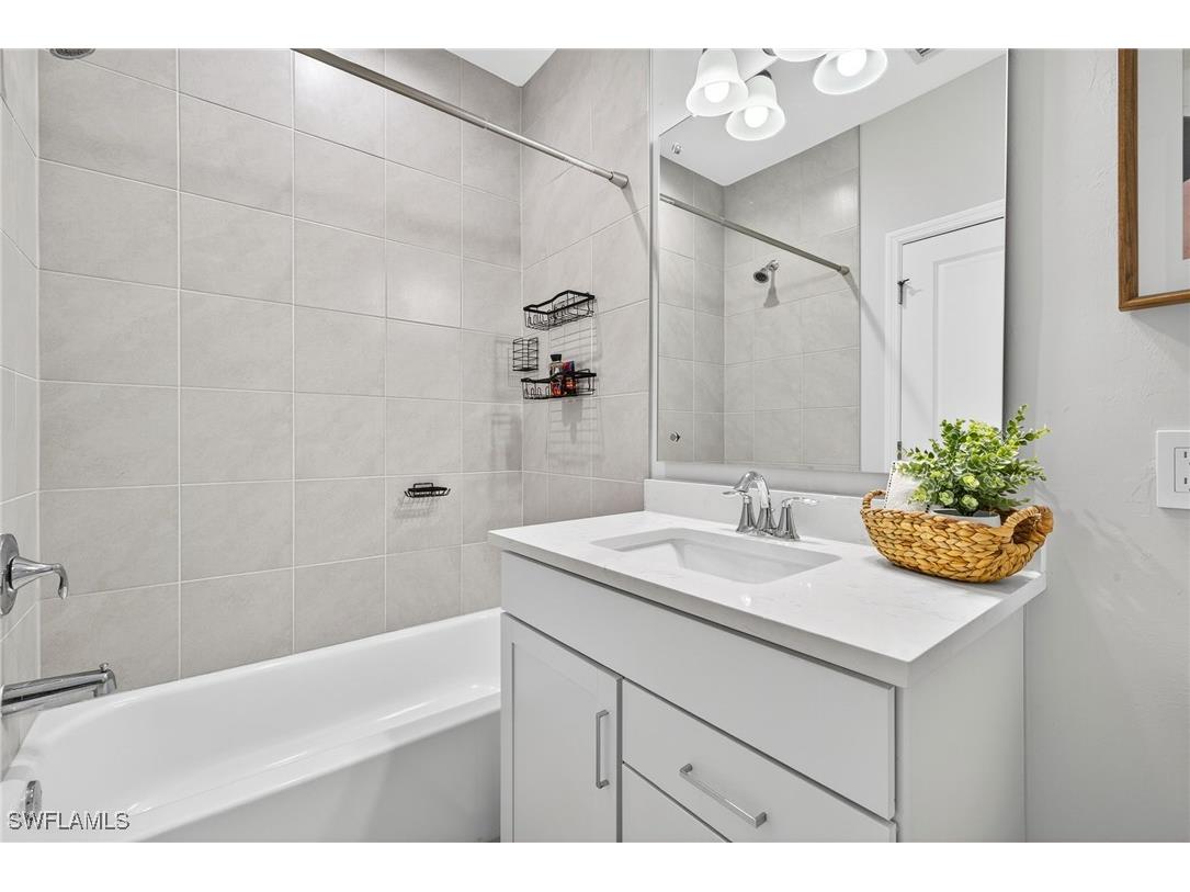 7570 Rockefeller Drive Naples FL 34119 225075345 image19