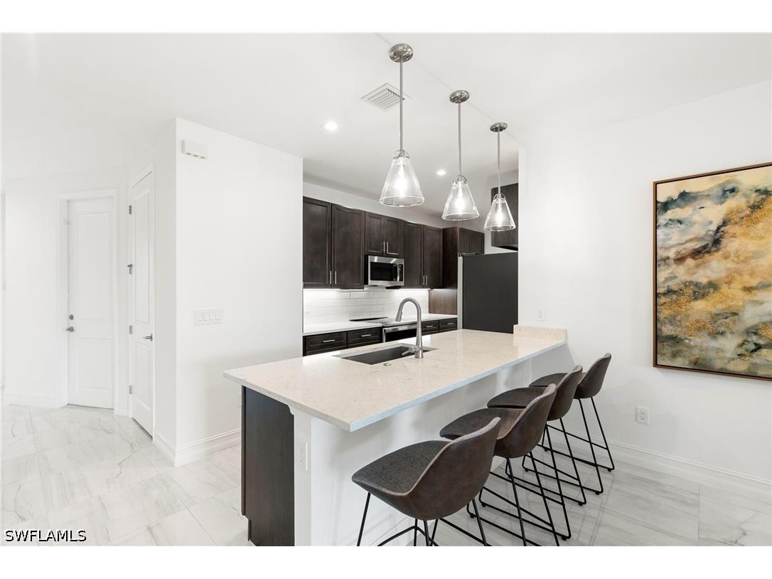 7572 Carnegie Way Naples FL 34119 226015247 image1