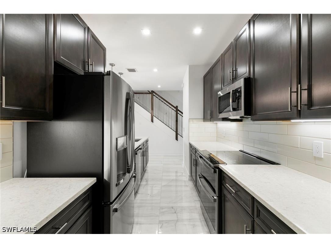 7572 Carnegie Way Naples FL 34119 226015247 image16