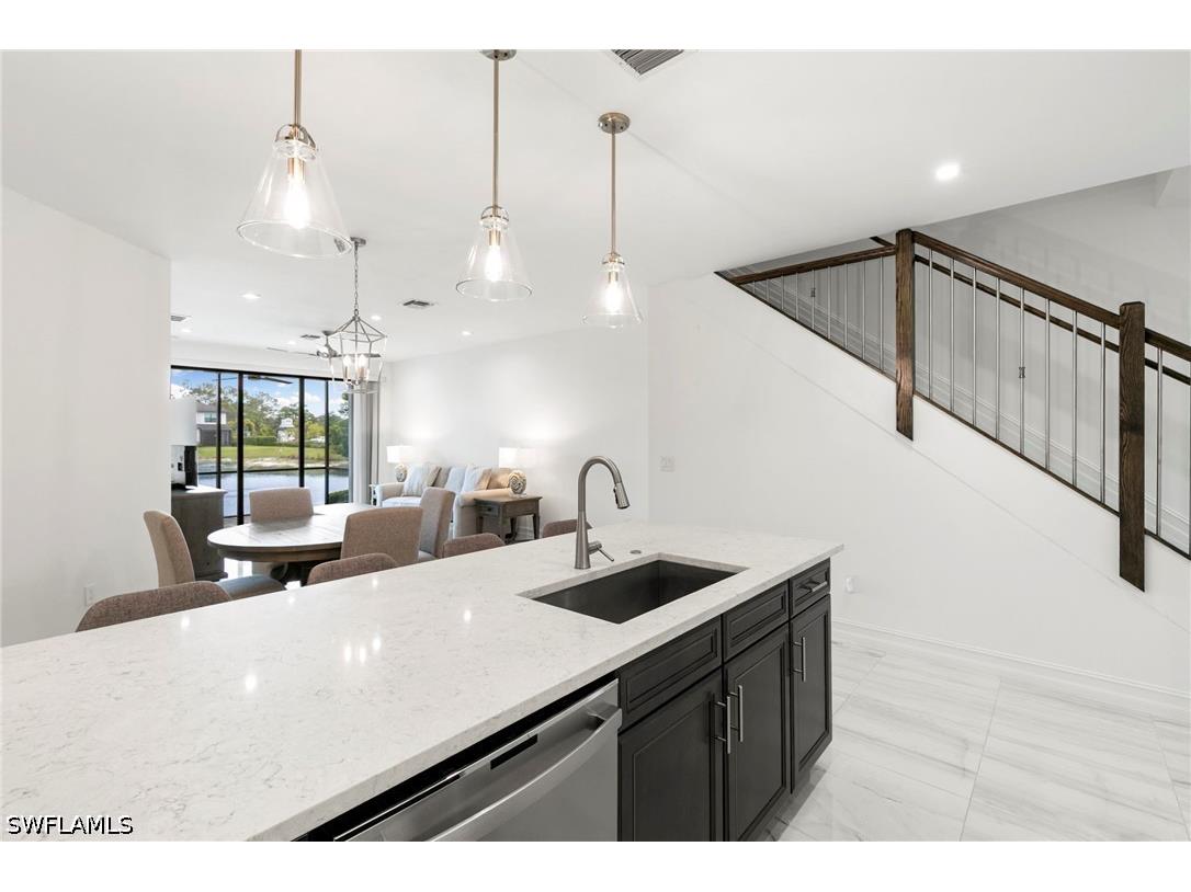 7572 Carnegie Way Naples FL 34119 226015247 image17