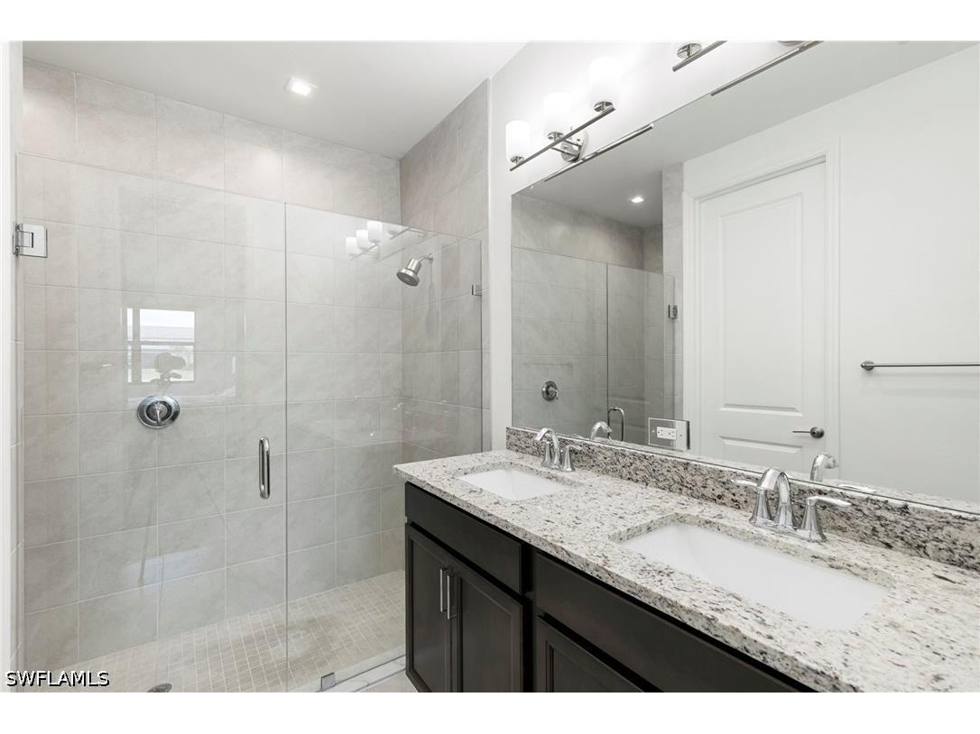 7572 Carnegie Way Naples FL 34119 226015247 image20
