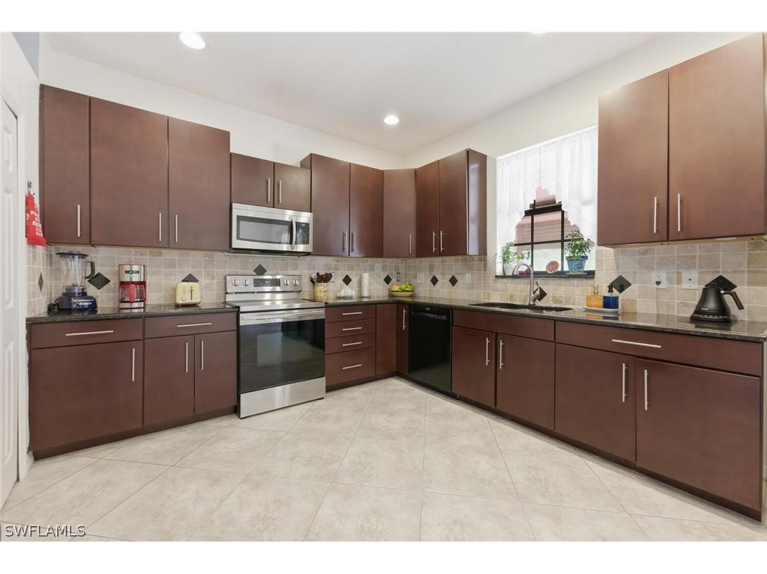 7577 Bristol Circle Naples FL 34120 226012384 image11