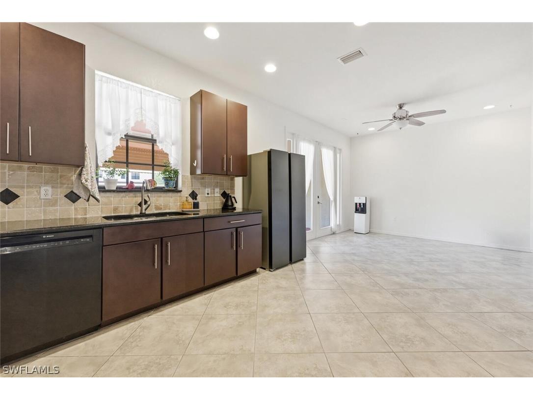 7577 Bristol Circle Naples FL 34120 226012384 image12