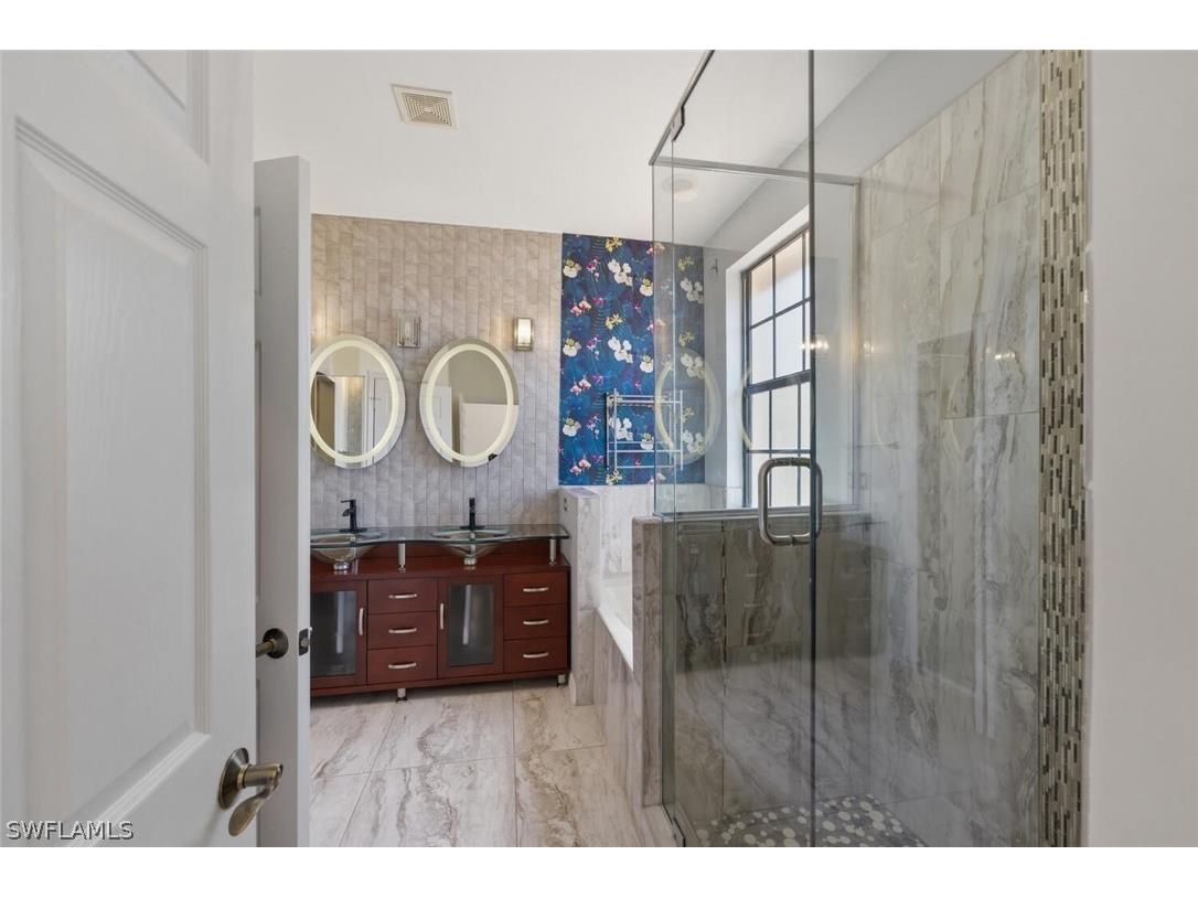 7577 Bristol Circle Naples FL 34120 226012384 image22