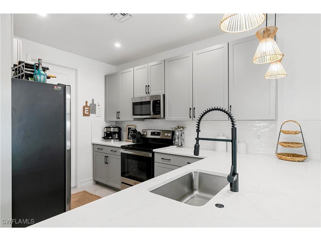 7578 Rockefeller Drive Naples FL 34119 225078463 image15