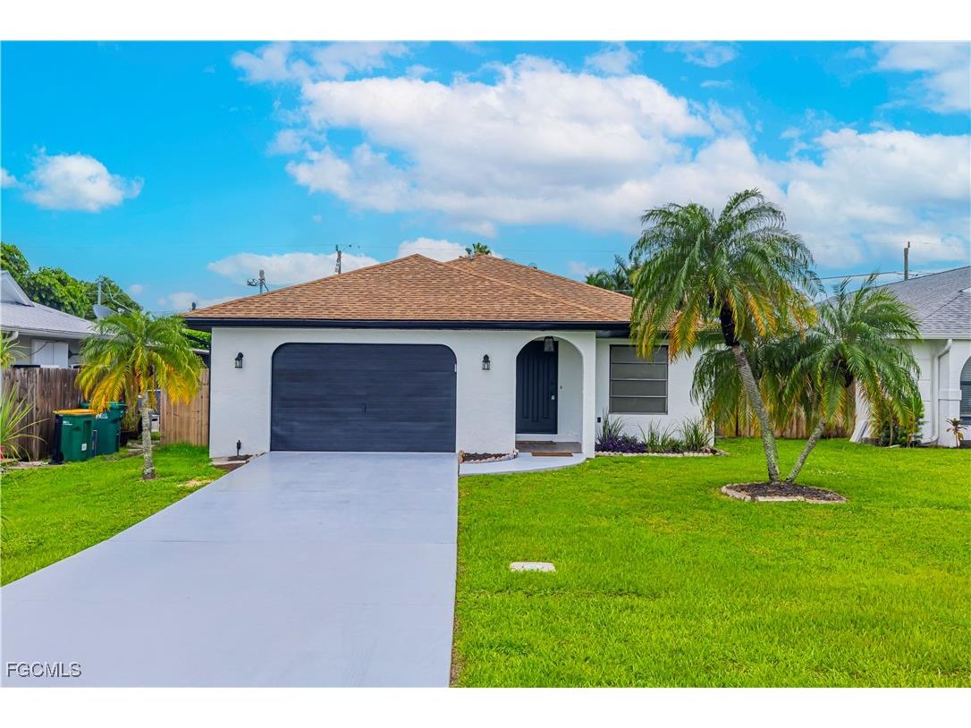 758 105th Avenue N Naples FL 34108 2025010029 image1