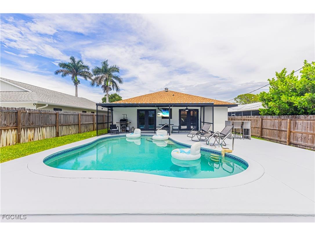 758 105th Avenue N Naples FL 34108 2026000985 image2