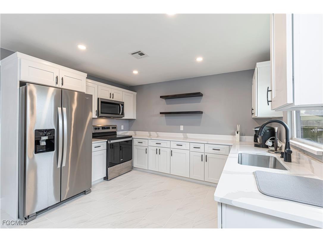 758 105th Avenue N Naples FL 34108 2026000985 image6