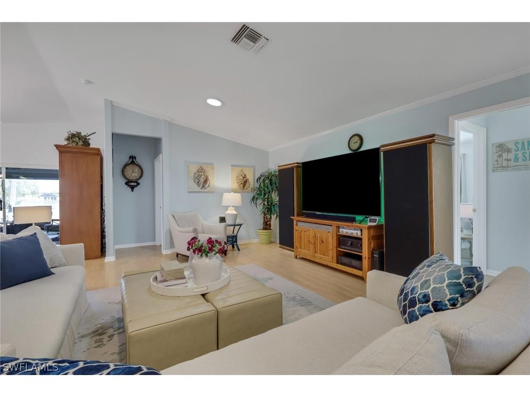 7581 Cameron Circle Fort Myers FL 33912 226006155 image4