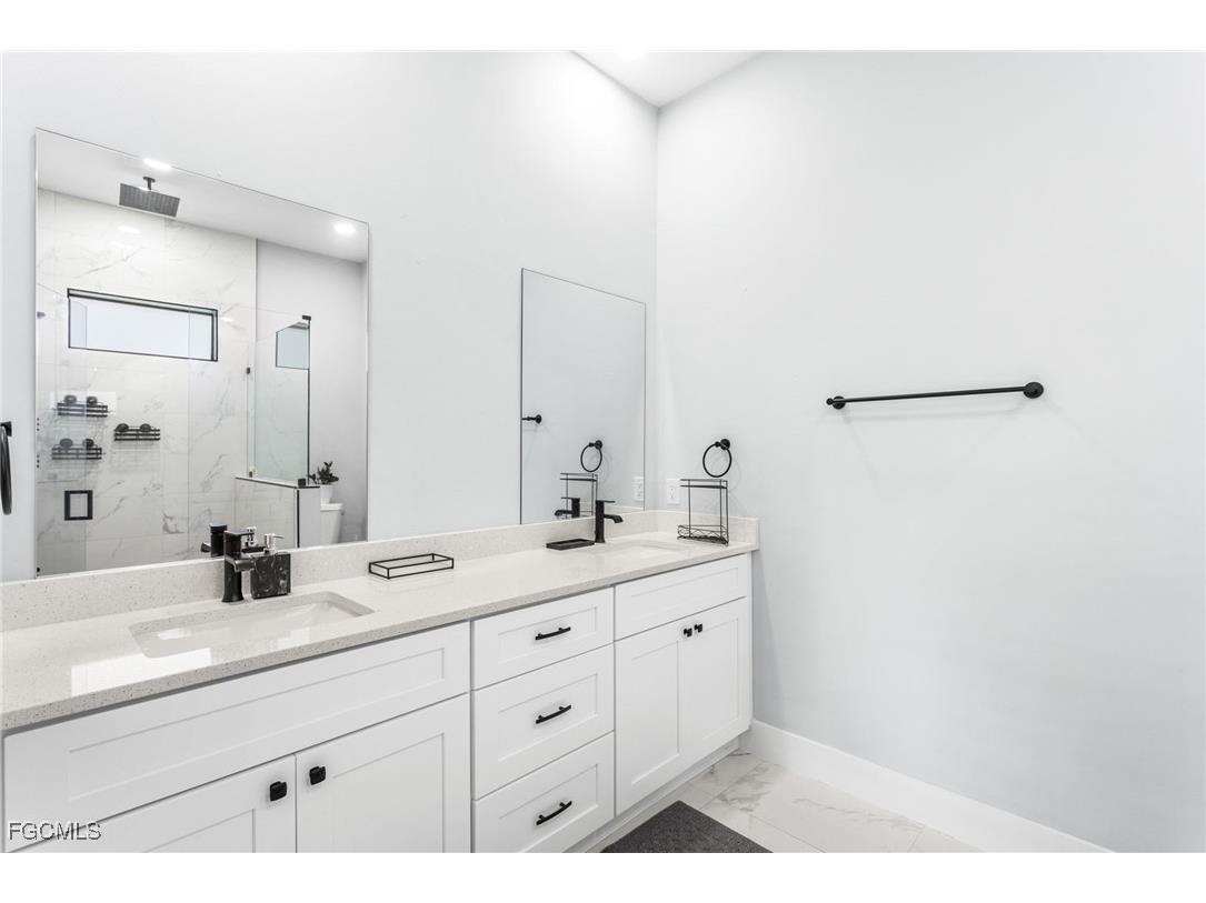 7583 15th Place Labelle FL 33935 2026005319 image25