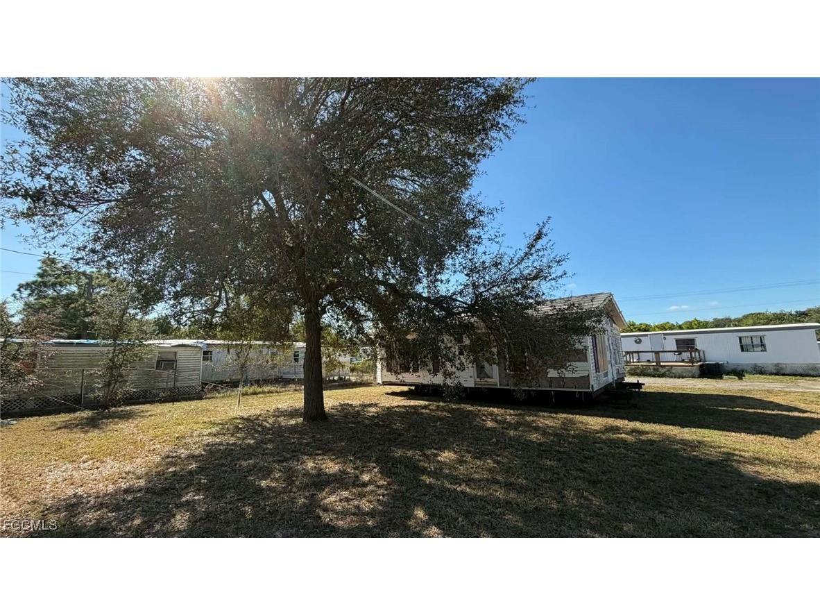7587 Ebson Drive North Fort Myers FL 33917 2025023082 image1