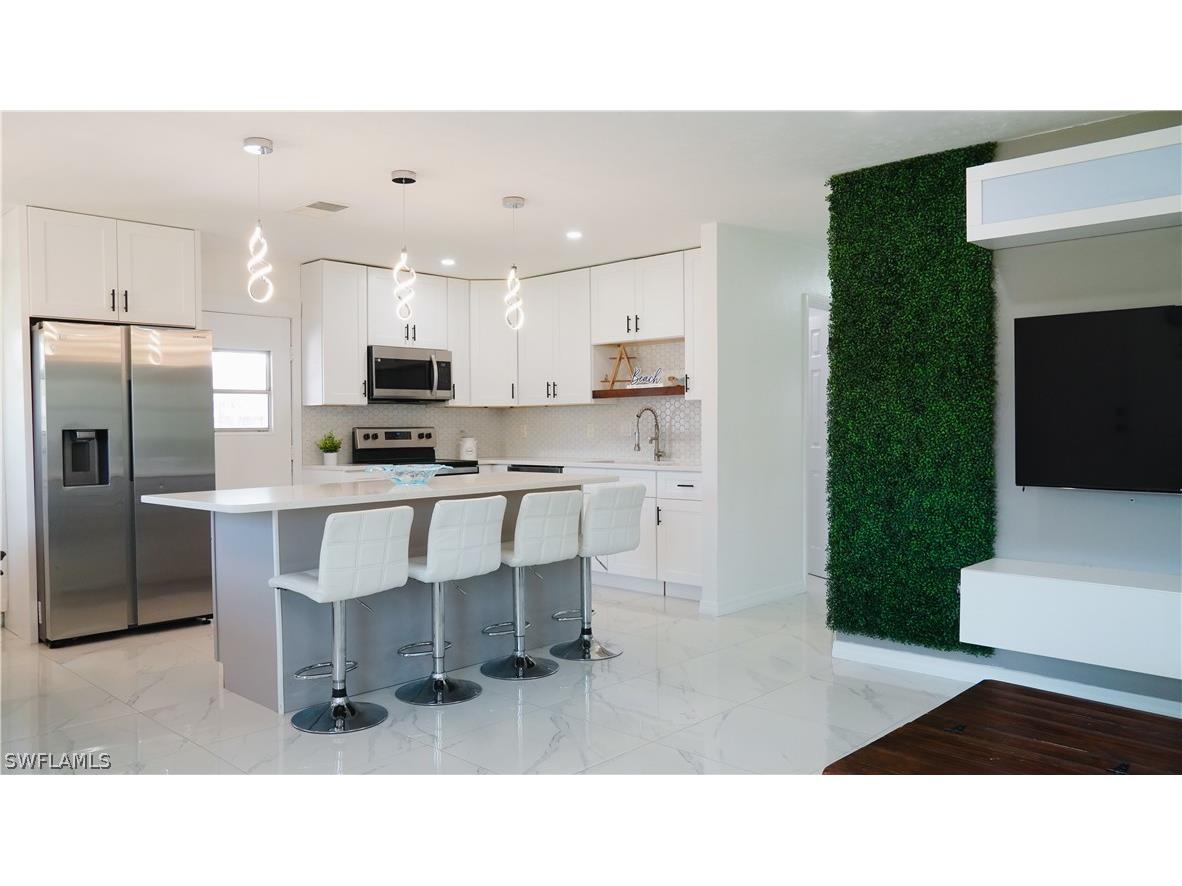 759 100th Avenue N Naples FL 34108 226006590 image1