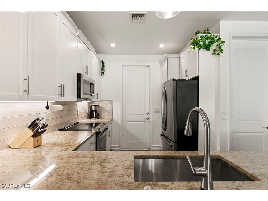 7598 Rockefeller Drive Naples FL 34119 226009136 image8