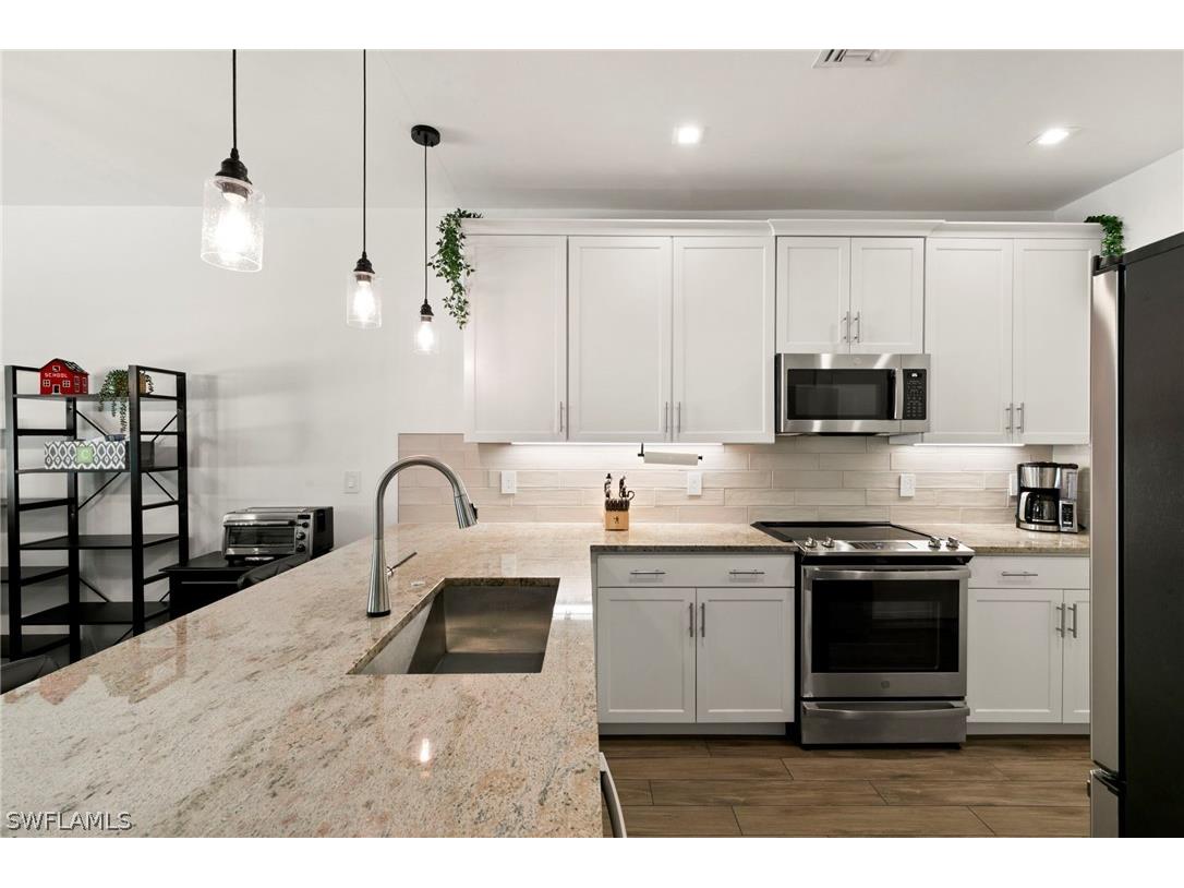 7598 Rockefeller Drive Naples FL 34119 226009136 image9