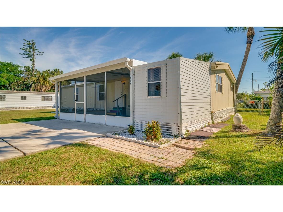 7599 Grady Drive North Fort Myers FL 33917 223075285 image1