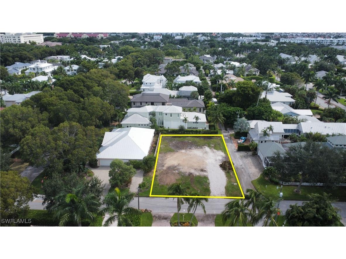 76 4th Street N Naples FL 34102 225065447 image2