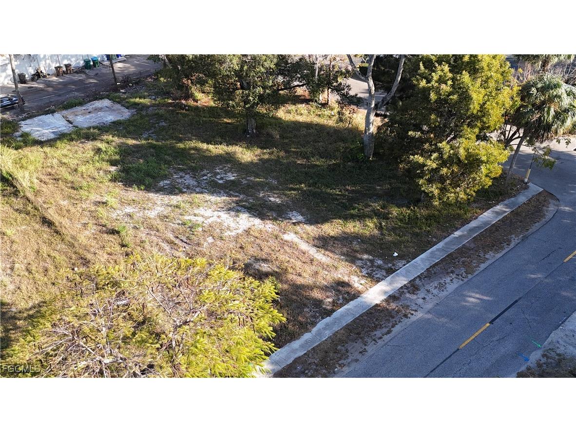 76 Alameda Avenue Fort Myers FL 33905 2026006205 image1
