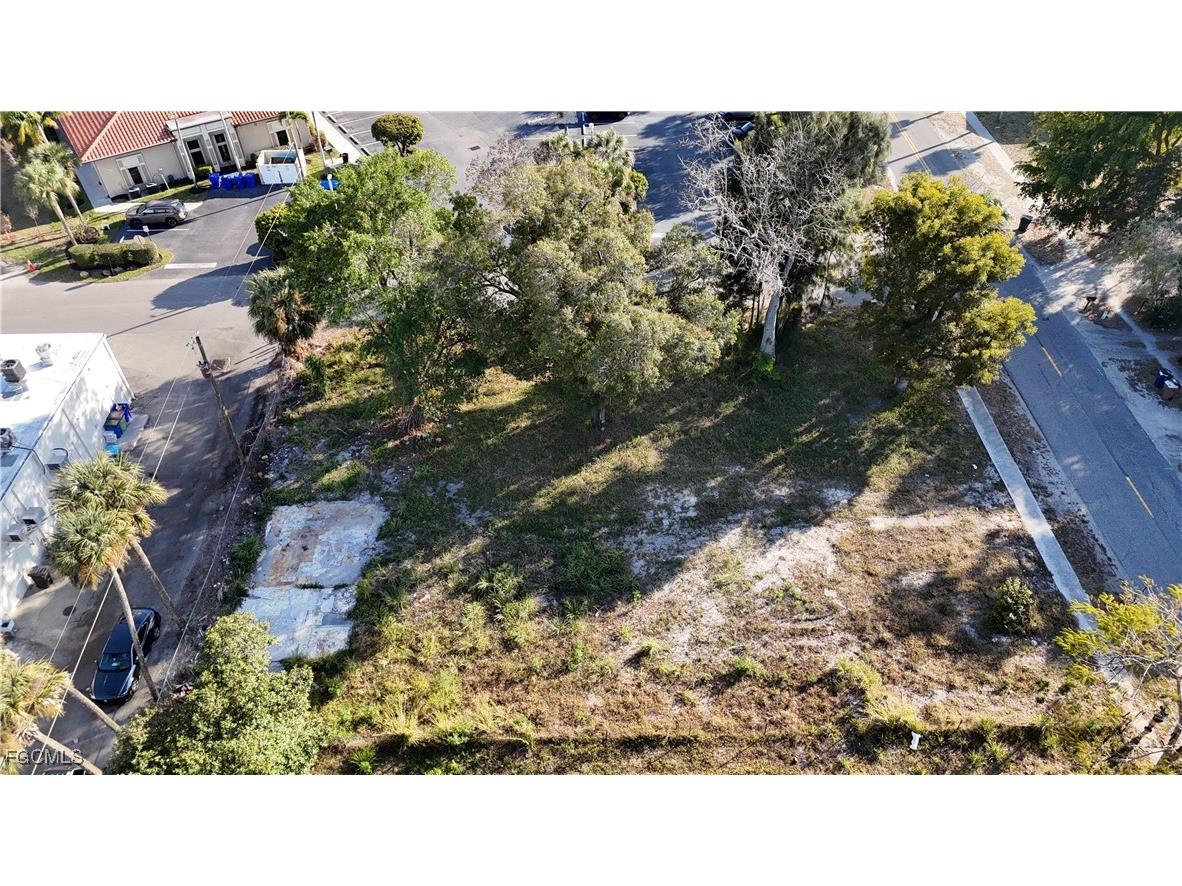 76 Alameda Avenue Fort Myers FL 33905 2026006205 image2