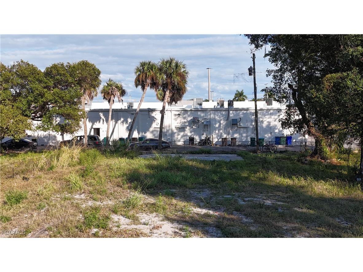 76 Alameda Avenue Fort Myers FL 33905 2026006205 image4