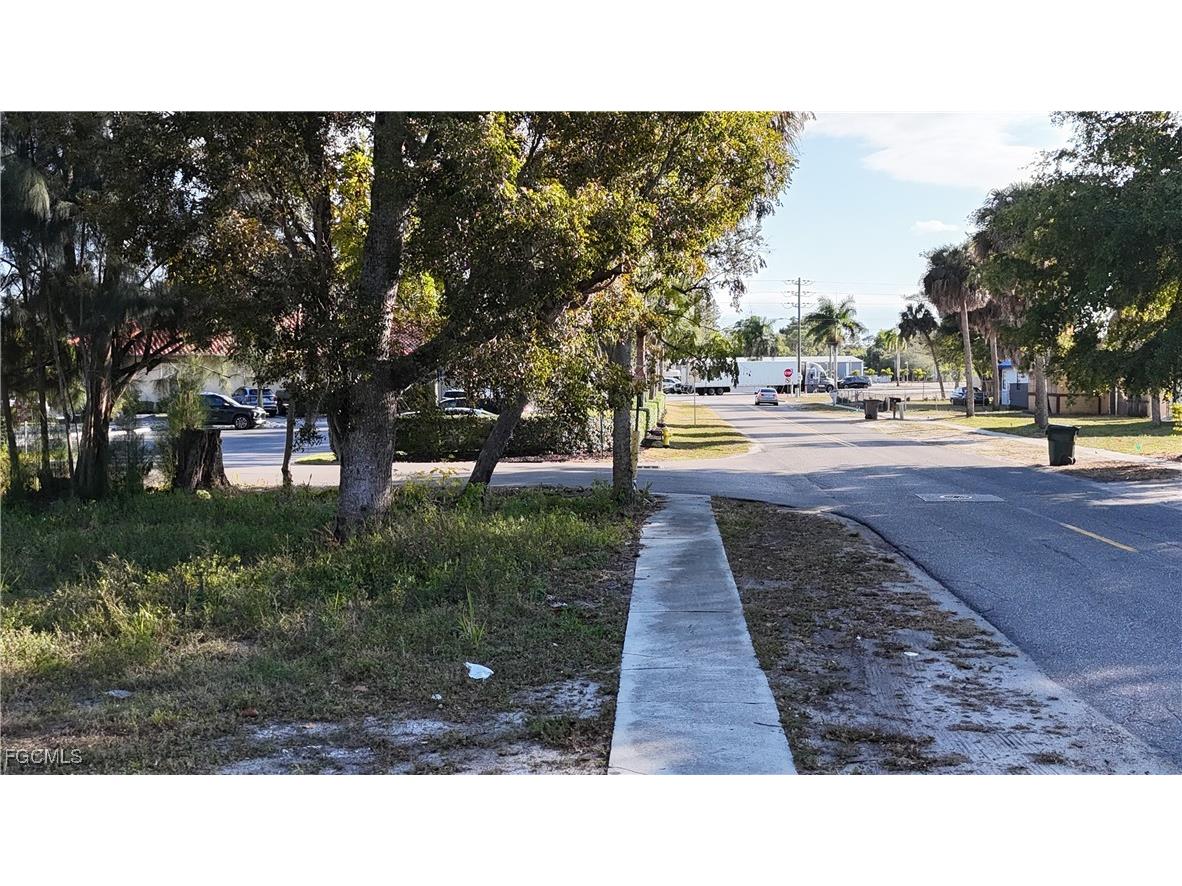 76 Alameda Avenue Fort Myers FL 33905 2026006205 image5