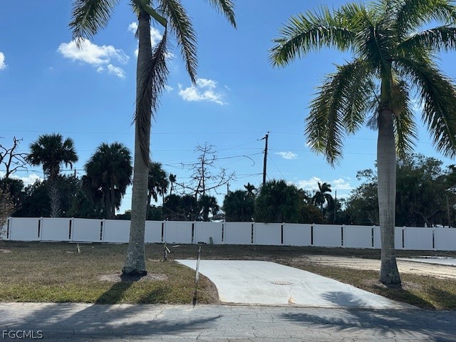 76 Birch Boulevard Fort Myers FL 33908 2025019445 image1