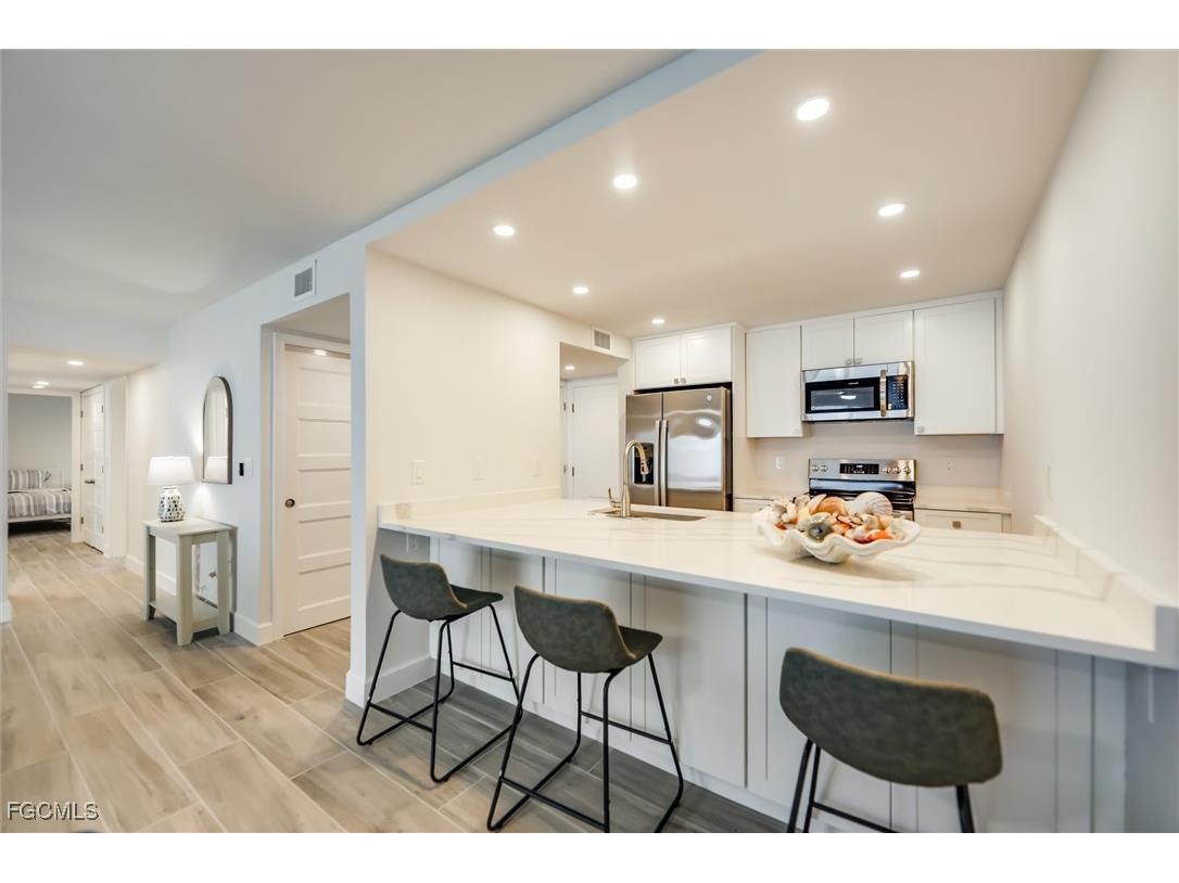 760 Sextant Drive #321 Sanibel FL 33957 2025001055 image3