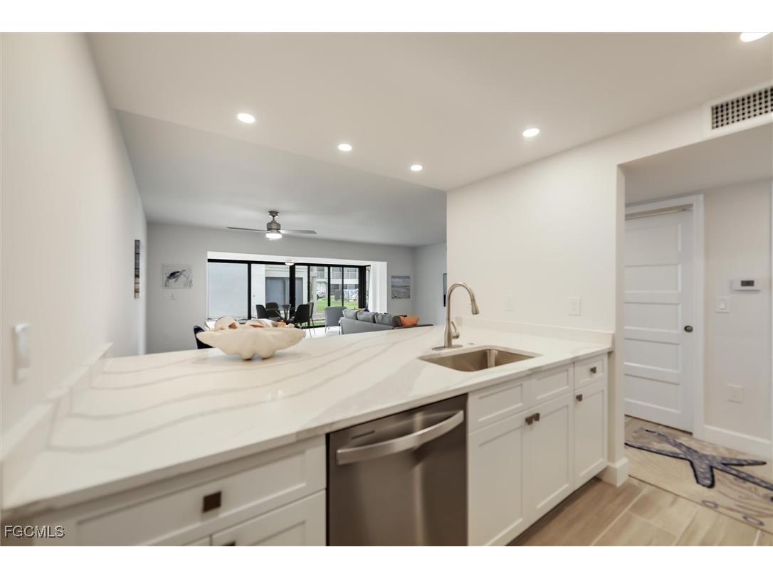 760 Sextant Drive #321 Sanibel FL 33957 2025001055 image4