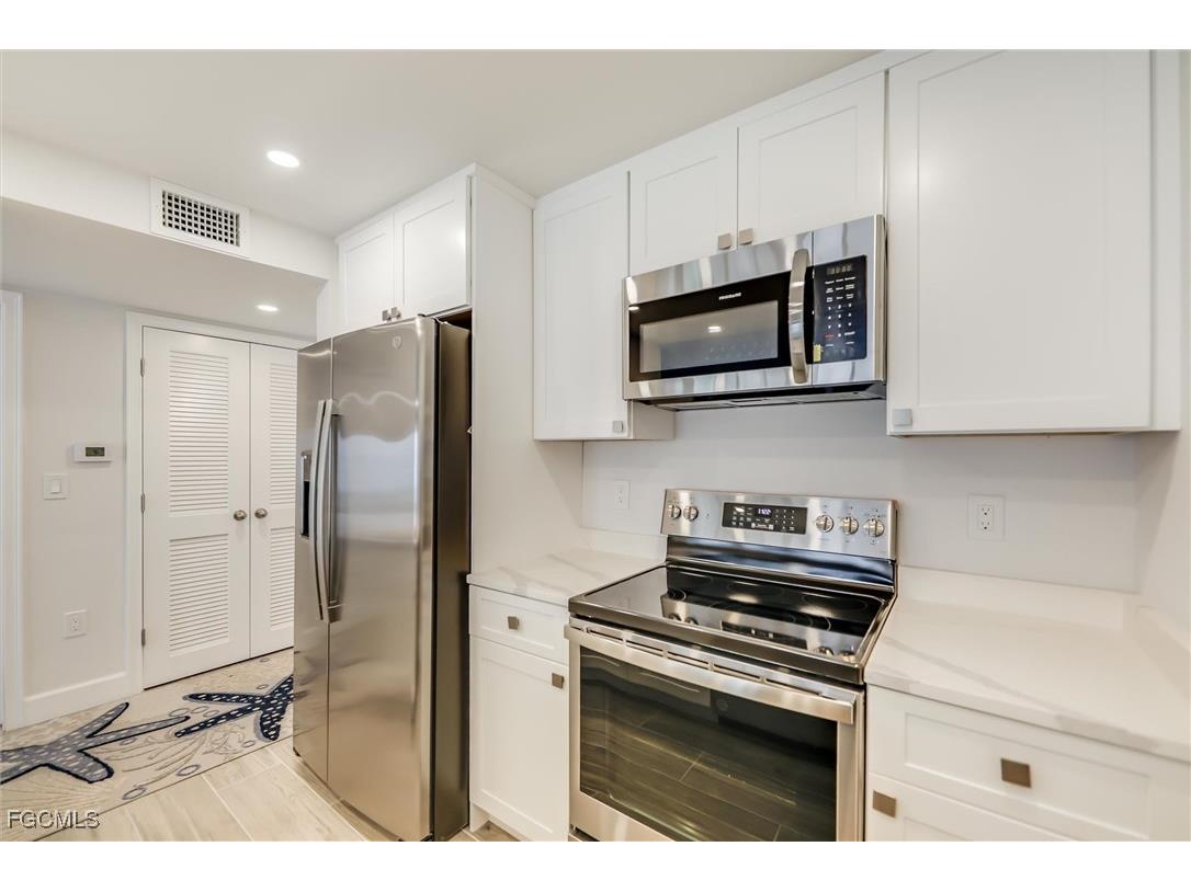 760 Sextant Drive #321 Sanibel FL 33957 2025001055 image5