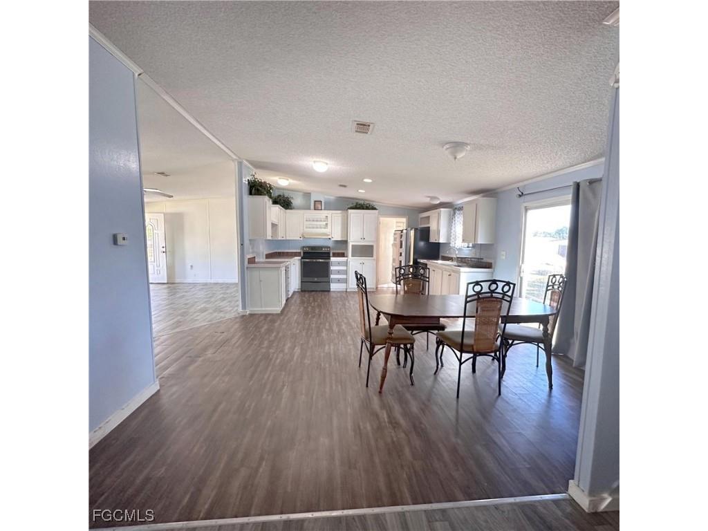 7607 Peyraud Drive North Fort Myers FL 33917 2025022572 image18