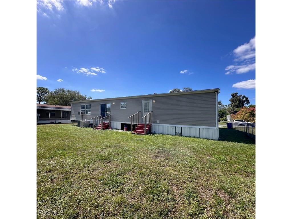 7607 Peyraud Drive North Fort Myers FL 33917 2025022572 image22
