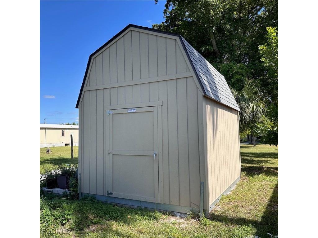 7607 Peyraud Drive North Fort Myers FL 33917 2025022572 image23