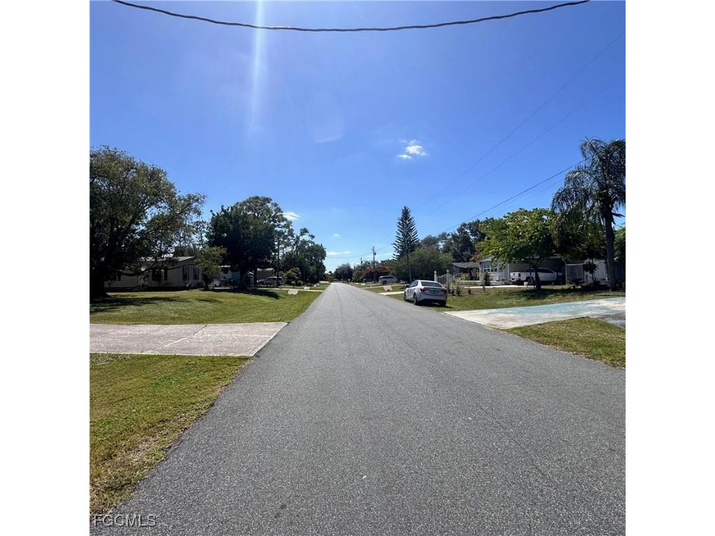 7607 Peyraud Drive North Fort Myers FL 33917 2025022572 image27