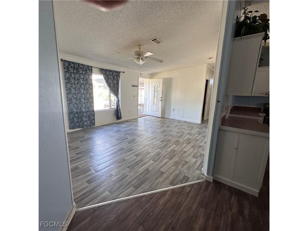 7607 Peyraud Drive North Fort Myers FL 33917 2025022572 image4