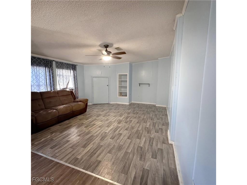 7607 Peyraud Drive North Fort Myers FL 33917 2025022572 image5