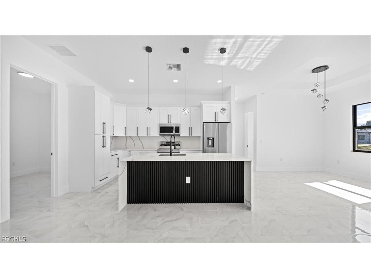 7608 8th Place Labelle FL 33935 2026008832 image15