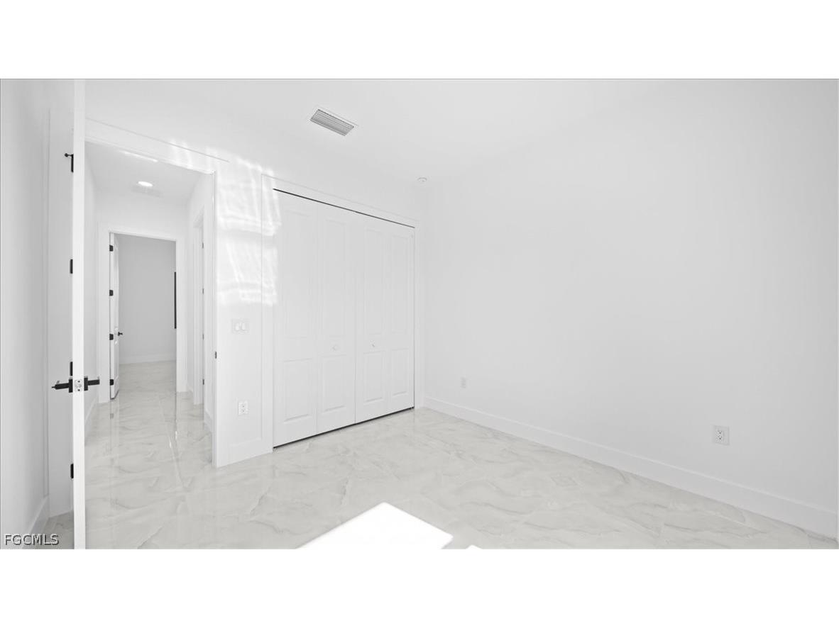 7608 8th Place Labelle FL 33935 2026008832 image19