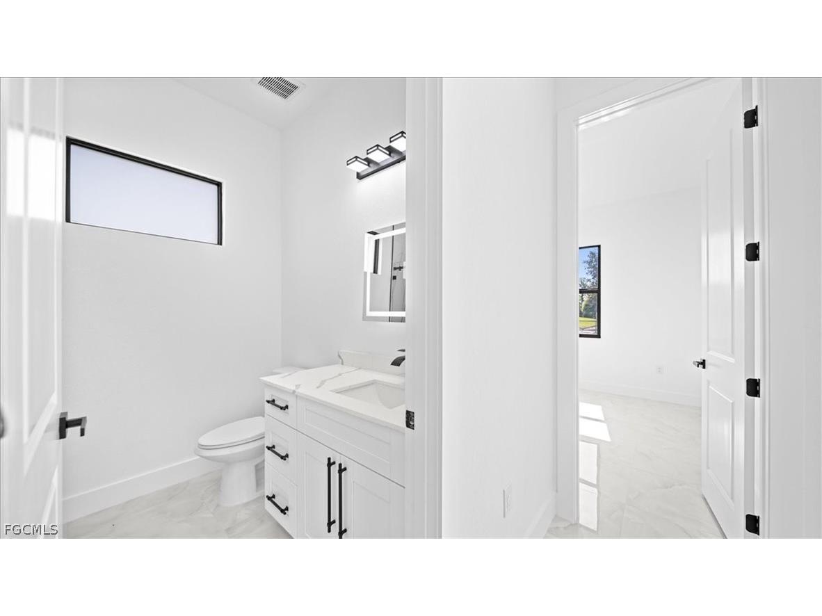 7608 8th Place Labelle FL 33935 2026008832 image22