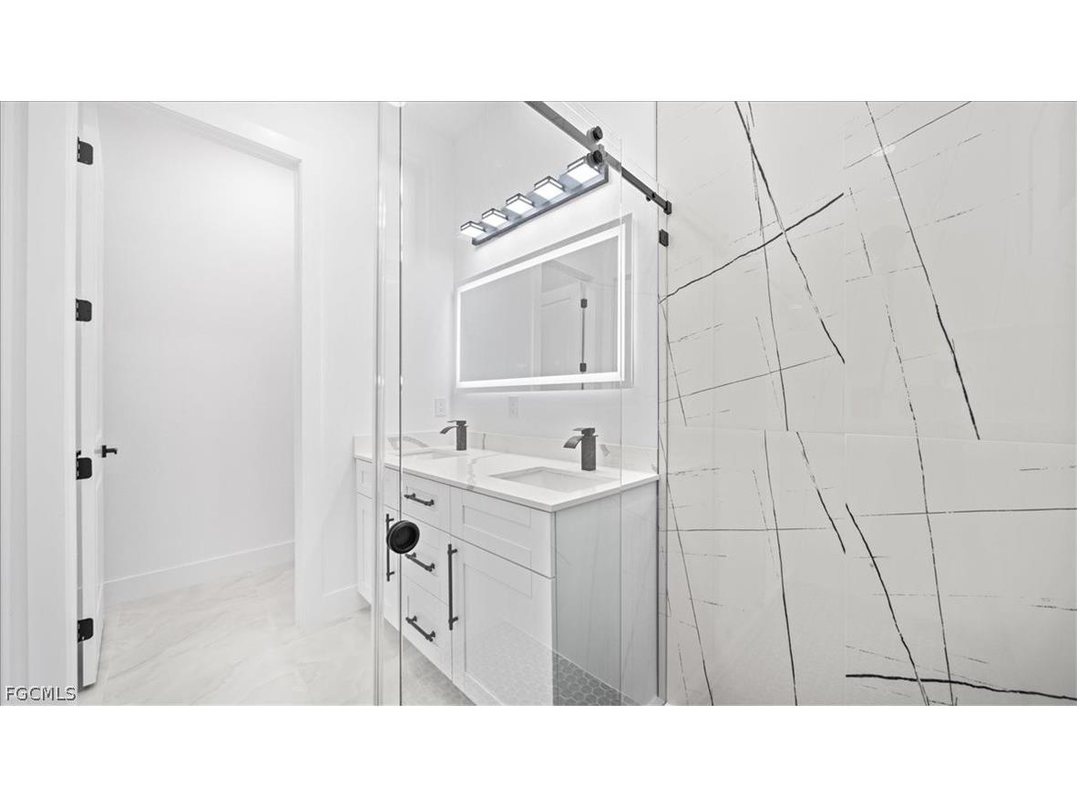 7608 8th Place Labelle FL 33935 2026008832 image30