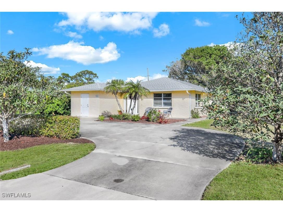 761 91st Avenue N Naples FL 34108 225008409 image1