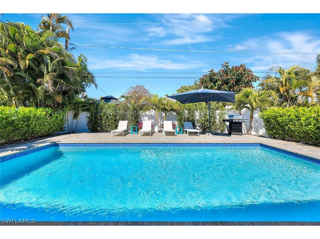 761 99th Avenue N Naples FL 34108 226006897 image1