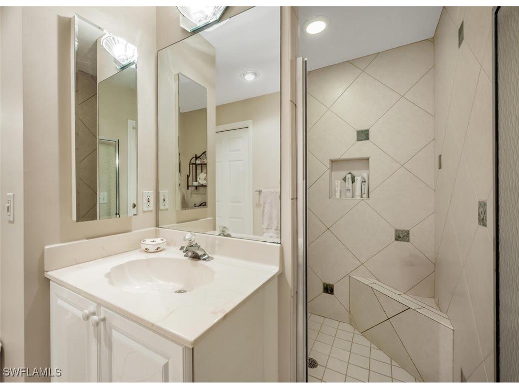 761 Pine Vale Drive Naples FL 34104 225078270 image18