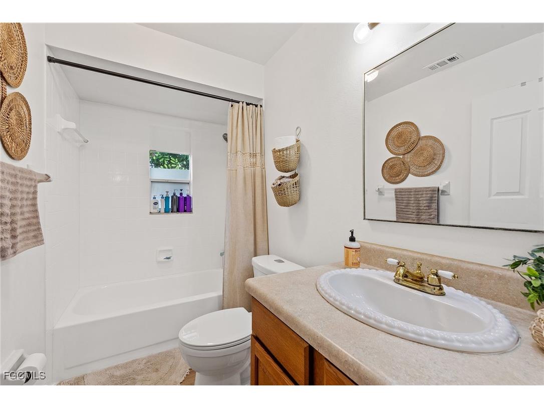 7612 Carrier Road Fort Myers FL 33967 2025026324 image24