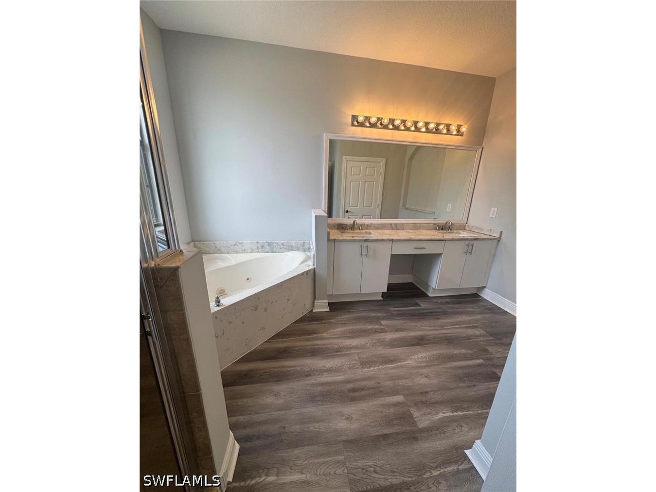 7614 Bristol Circle Naples FL 34120 226019375 image10