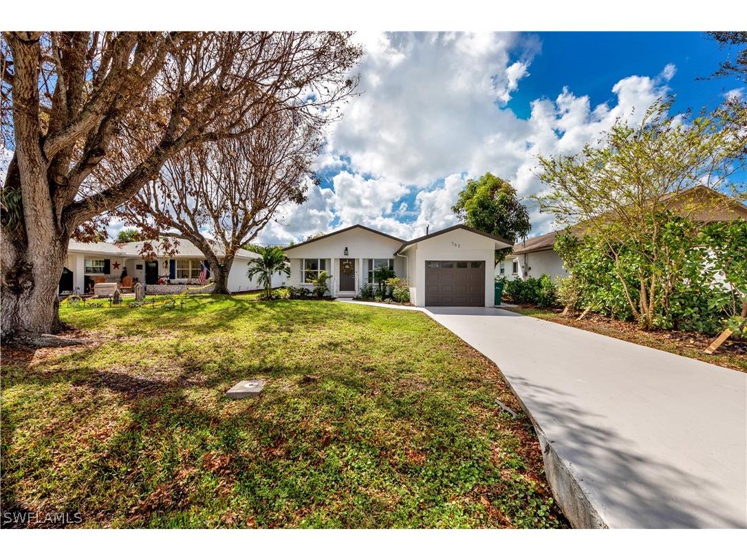 762 97th Avenue N Naples FL 34108 223000994 image1