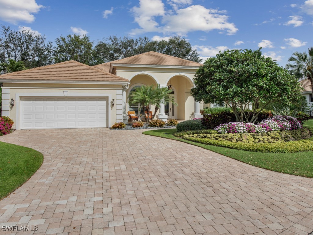 762 Lynnmore Lane E Naples FL 34108 225074589 image1