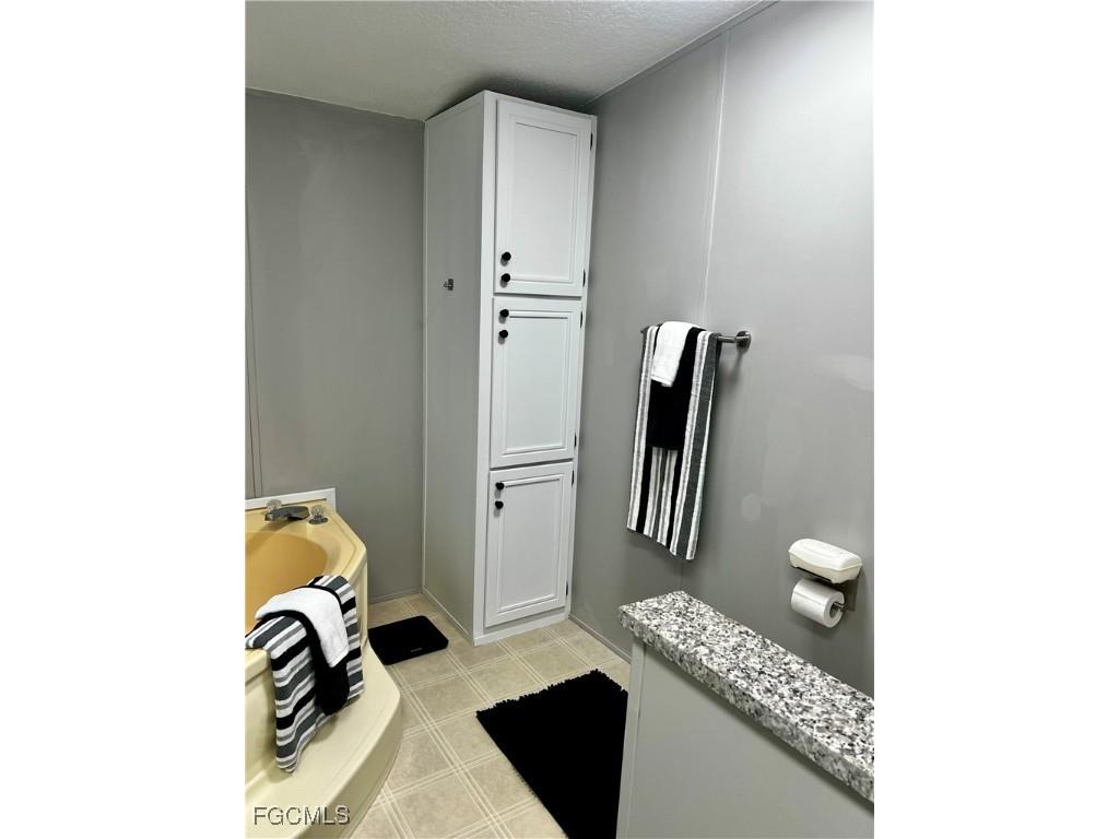 7623/7621 Breeze Drive North Fort Myers FL 33917 2025010656 image13