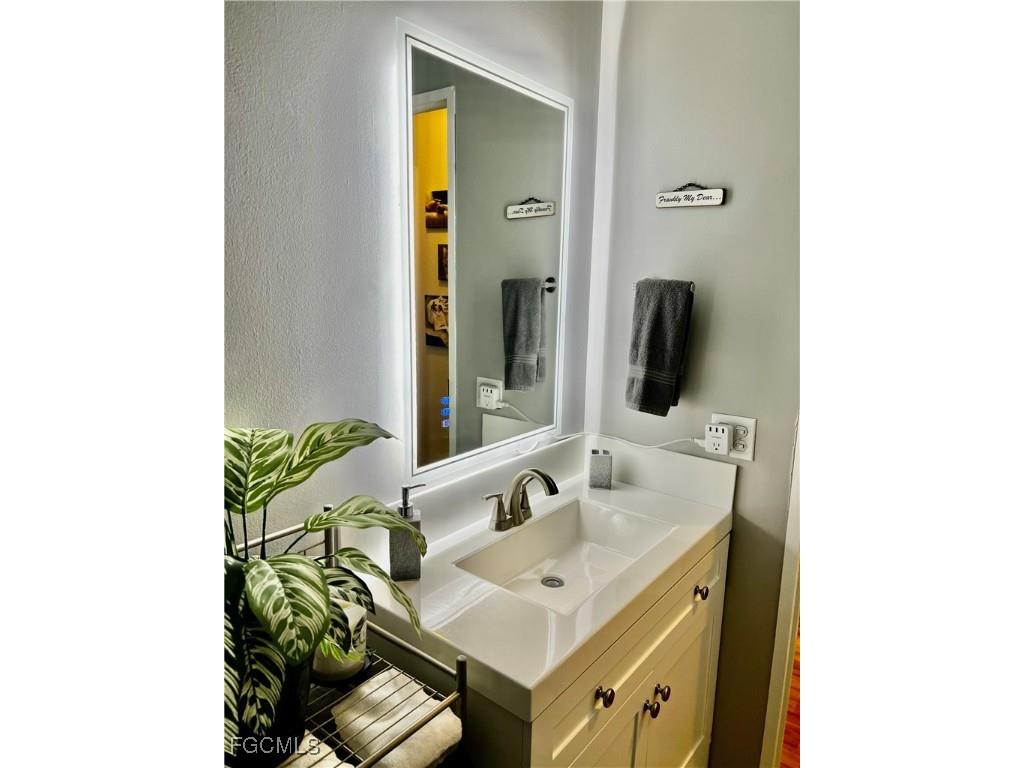 7623/7621 Breeze Drive North Fort Myers FL 33917 2025010656 image20