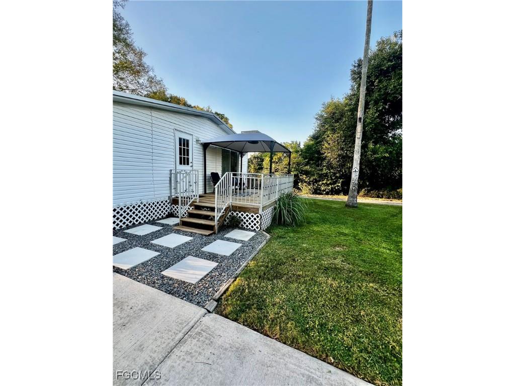 7623/7621 Breeze Drive North Fort Myers FL 33917 2025010656 image24